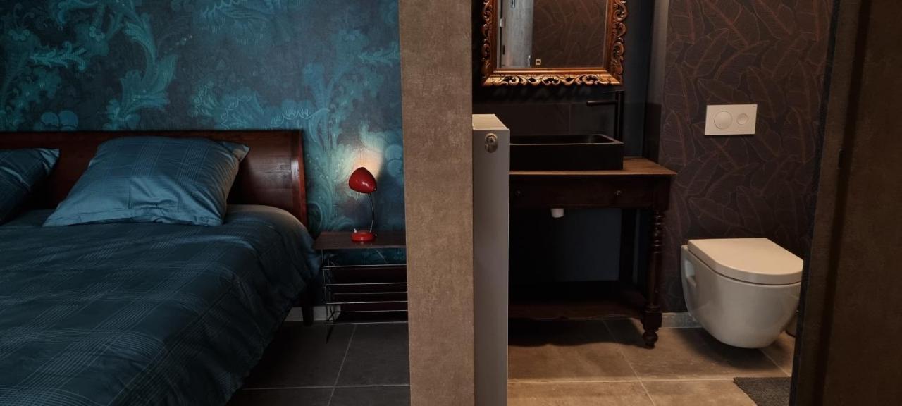 Logies La Chevre Folle - Lodging & Cooking In Style With Shared Kitchen Ostend Exterior photo