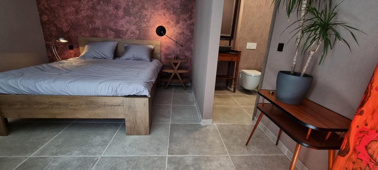 Logies La Chevre Folle - Lodging & Cooking In Style With Shared Kitchen Ostend Exterior photo